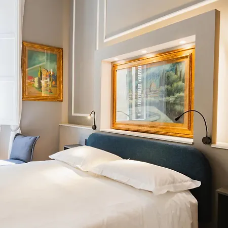 Am Collection Cavour Bed & Breakfast 4*